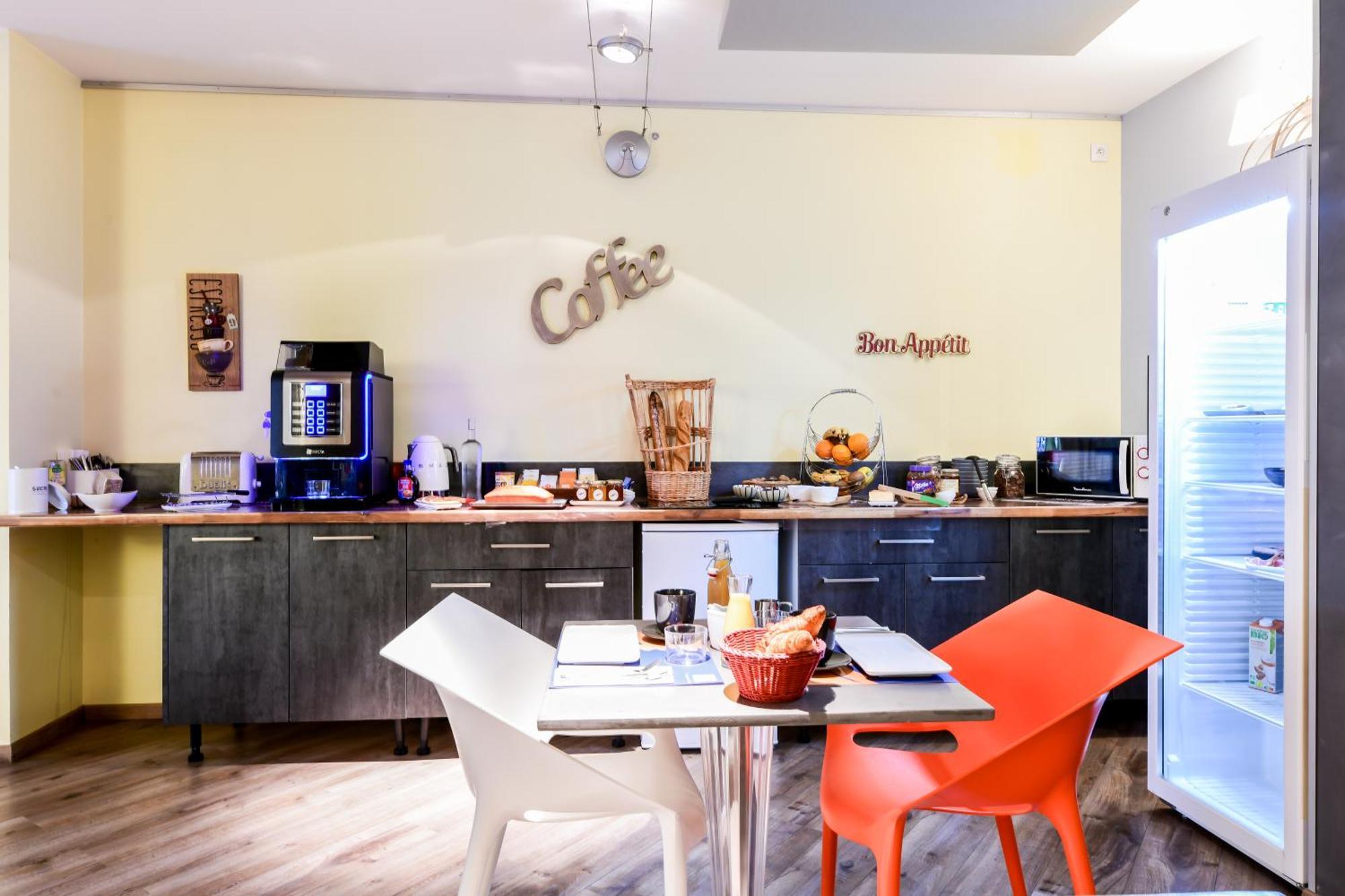 Logis Hotel & Restaurant Le Cadet De Gascogne Saint-Justin  Zewnętrze zdjęcie